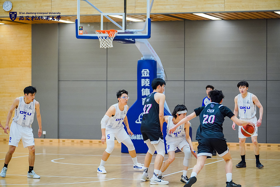 进攻与